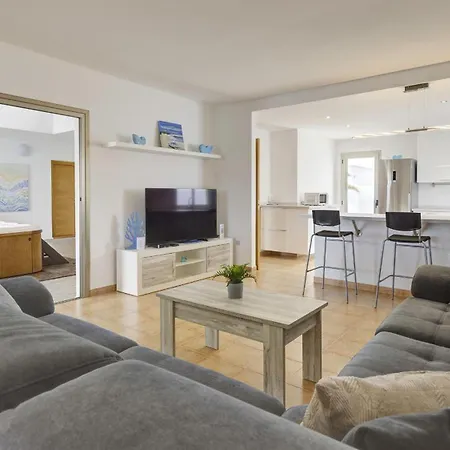 ヴィラ Luxury Cindy カレタ・デ・フステ